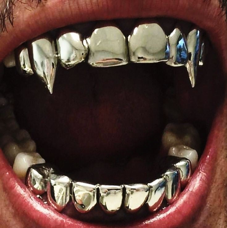 Rapper Eight-Tooth Sharp Tiger Teeth 24K Gold Plated Hip-Hop Dental Grillz for Men and Women, Premium Quality Jewelry Accessory