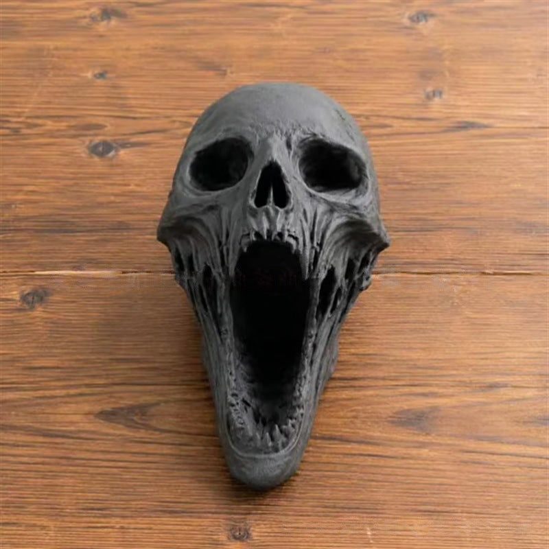 Gothic 3D Demon Skull Sculpture – Horror Skull Decor & Halloween Tabletop Figurine